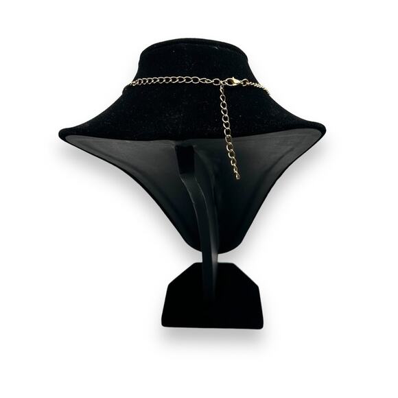 Macy’s rhinestone heart necklace short gold tone chain link layering Valentine's - Picture 10 of 10